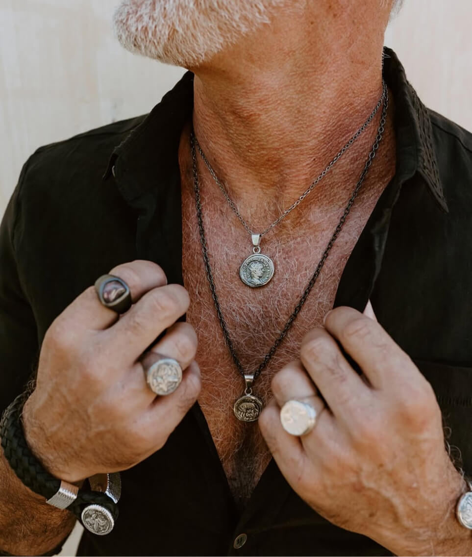 Angel of Independence Coin Necklace – Gold